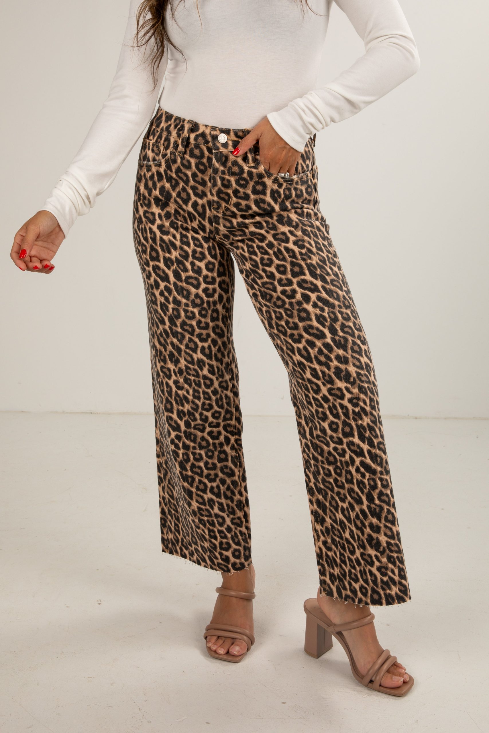 shopdressup_leopard_wide_leg_jeans-2_3d326a13-4374-4bc2-8c50-b4188a566fb5.jpg