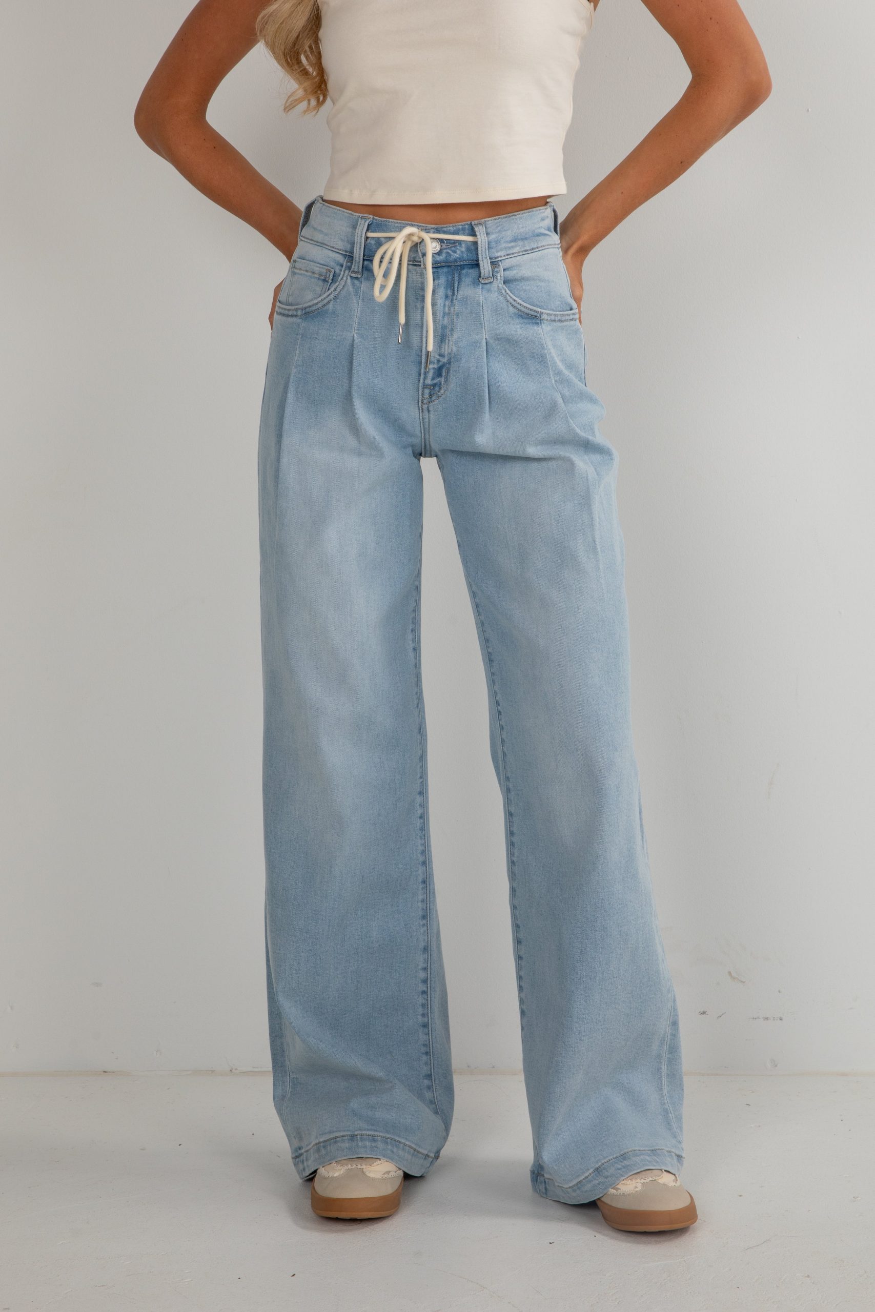 shopdressup_light_wash_drawstring_wide_leg_jeans_fd5b9196-8958-4dd2-862d-2343ff359166.jpg